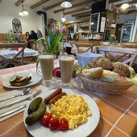 Alva Pension 2 Mikulov Kültér fotó