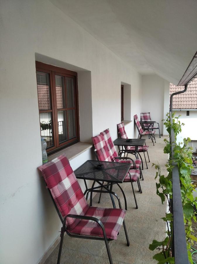Alva Pension 2 Mikulov Kültér fotó