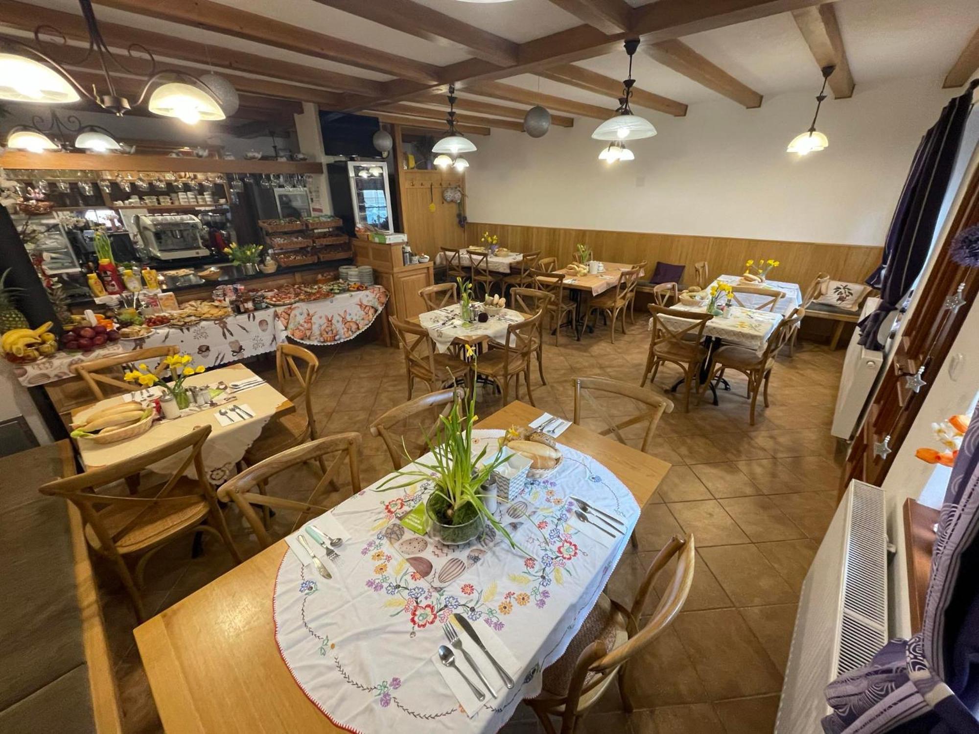 Alva Pension 2 Mikulov Kültér fotó